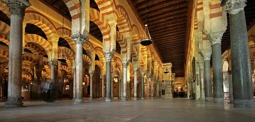 Oficina virtual en Granada centro, Andalucía, para autónomos y empresas de Córdoba. Recepción y envío de correspondencia, paquetería. Sala de reuniones