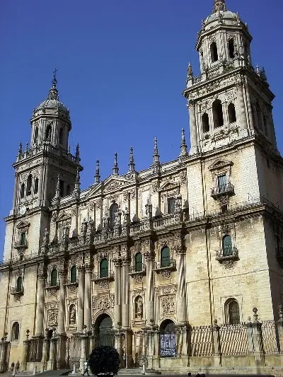 Oficina virtual en Granada centro, Andalucía, para autónomos y empresas de Cabra del Santo Cristo. Recepción y envío de correspondencia, paquetería. Sala de reuniones